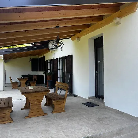 Active Chillax Oasis Apartments Ankaran Exterior photo